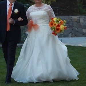 White by Vera Wang Wedding Dress
